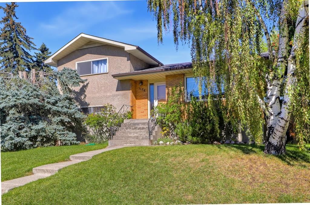 1136 19 Avenue NW, Calgary — photo 3 of 18