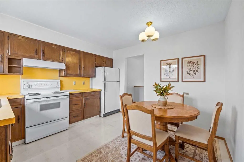 6904 8 Street NW, Calgary — photo 4 of 49