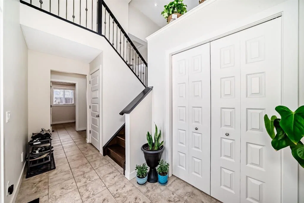 612 Montgomery Close SE, High River — photo 4 of 37