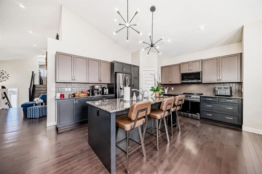 612 Montgomery Close SE, High River — photo 5 of 37