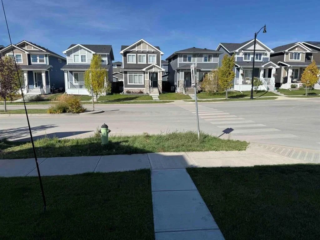 342 Sundown Road, Cochrane — photo 2 of 26