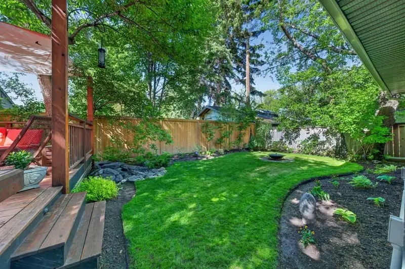 3818 Elbow Drive SW, Calgary — photo 4 of 26