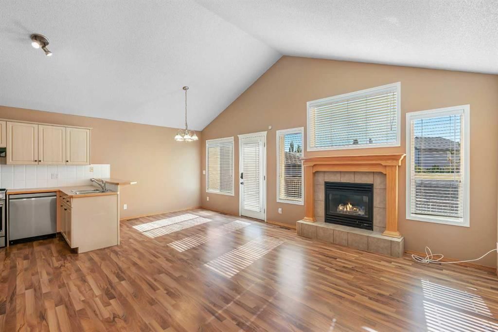 186 Cramond Close SE, Calgary — photo 4 of 38