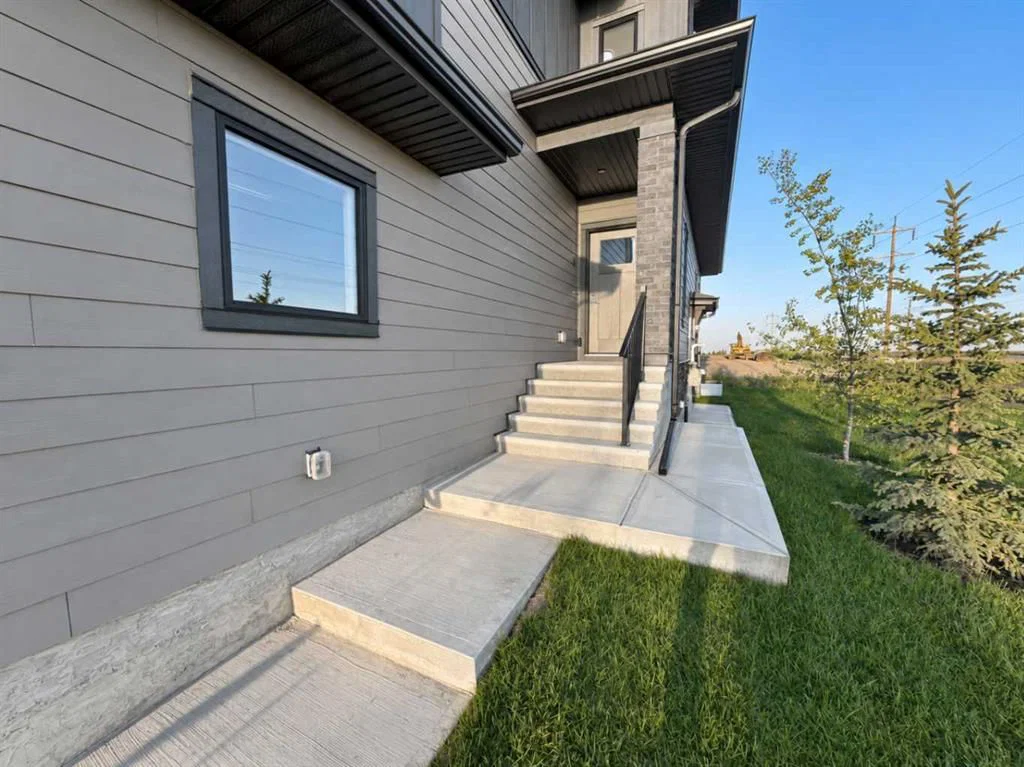 2337 waterbury Road, Chestermere — photo 3 of 43