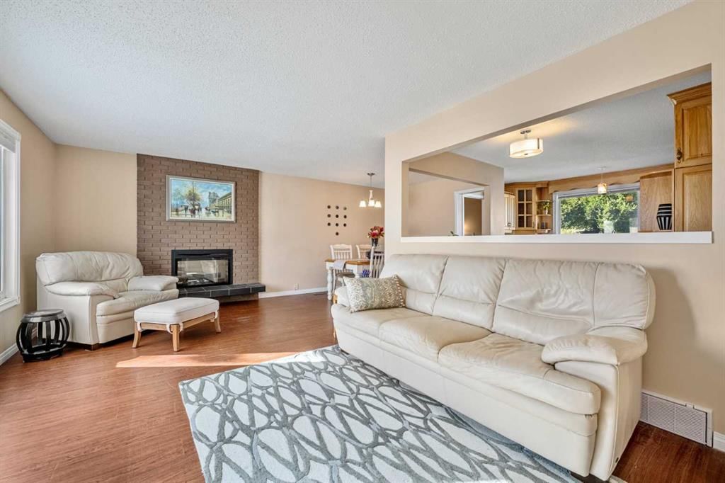 244 Cantrell Drive SW, Calgary — photo 5 of 50