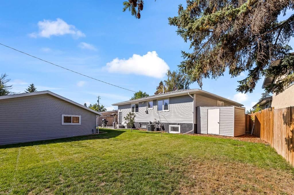 128 Doverthorn Bay SE, Calgary — photo 3 of 42