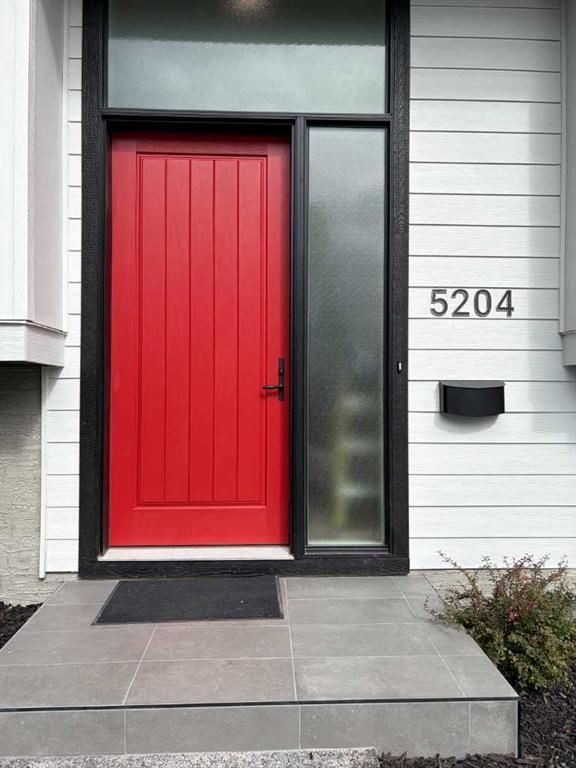 5204 Barron Drive NW, Calgary — photo 2 of 50