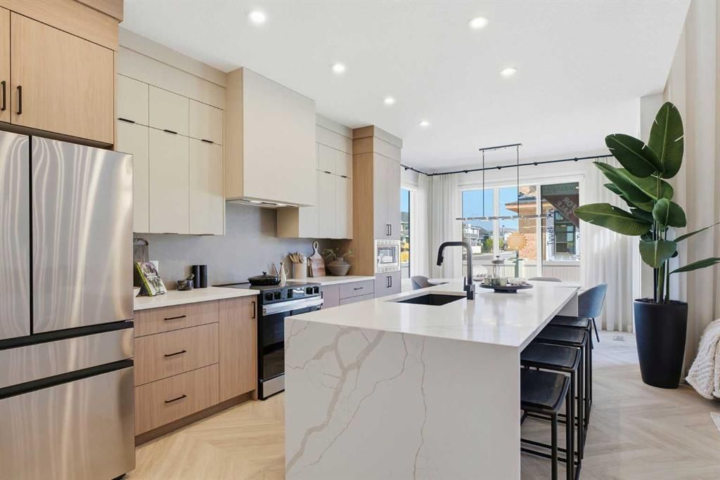 345 West Grove Lane SW, Calgary — photo 3 of 50