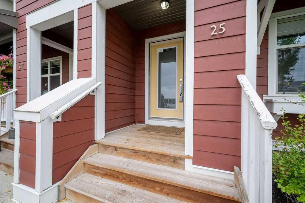 25 Marine Drive SE, Calgary — photo 3 of 35