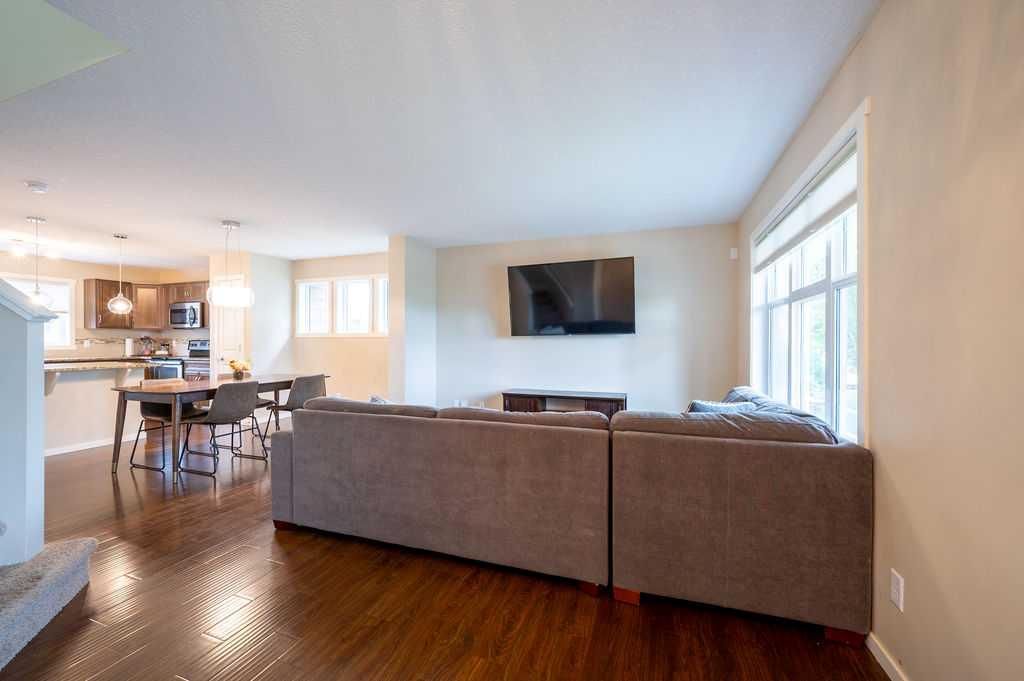 25 Marine Drive SE, Calgary — photo 4 of 35