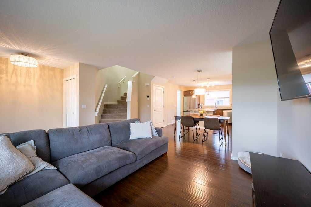 25 Marine Drive SE, Calgary — photo 5 of 35