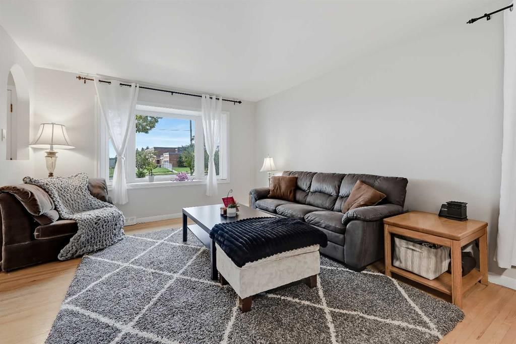 176 Frobisher Boulevard SE, Calgary — photo 2 of 45