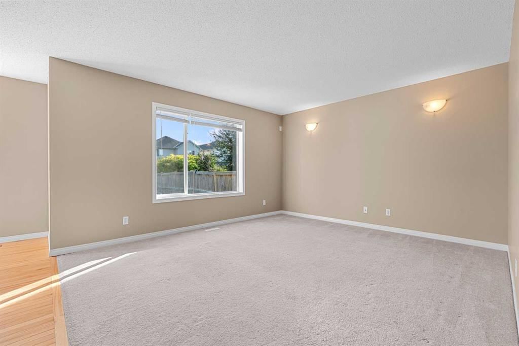 15 Cranfield Manor SE, Calgary — photo 4 of 41