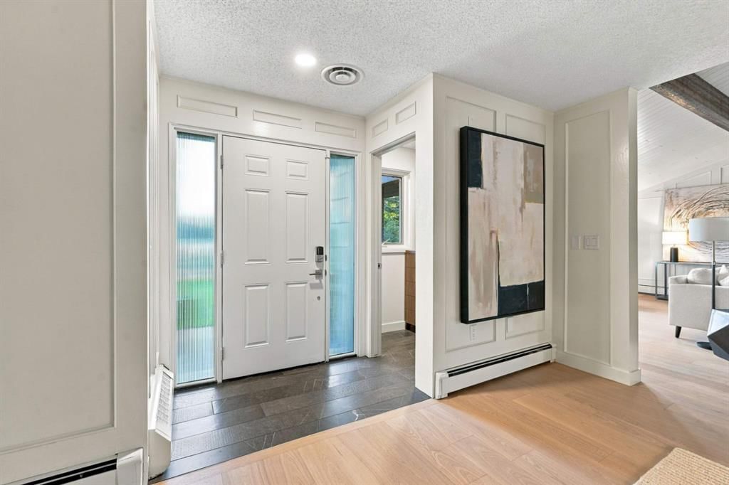 1008 Shawnee Drive SW, Calgary — photo 3 of 50