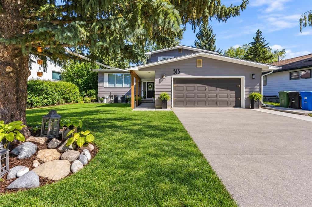 513 Oakridge Way SW, Calgary — main listing photo