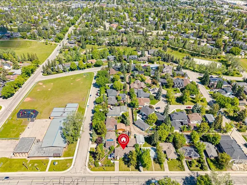 4528 26 Avenue SW, Calgary — main listing photo