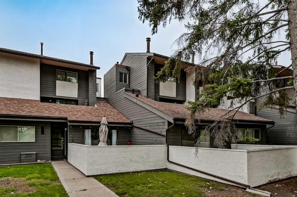 1006, 2520 Palliser Drive SW, Calgary — main listing photo
