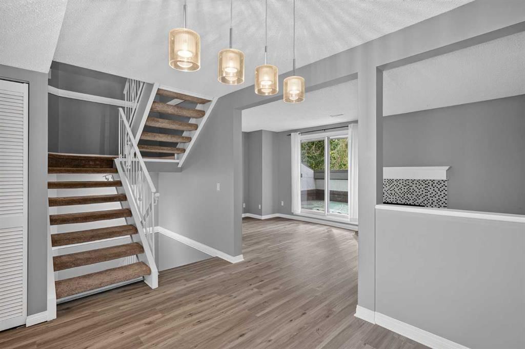 1006, 2520 Palliser Drive SW, Calgary — photo 4 of 39