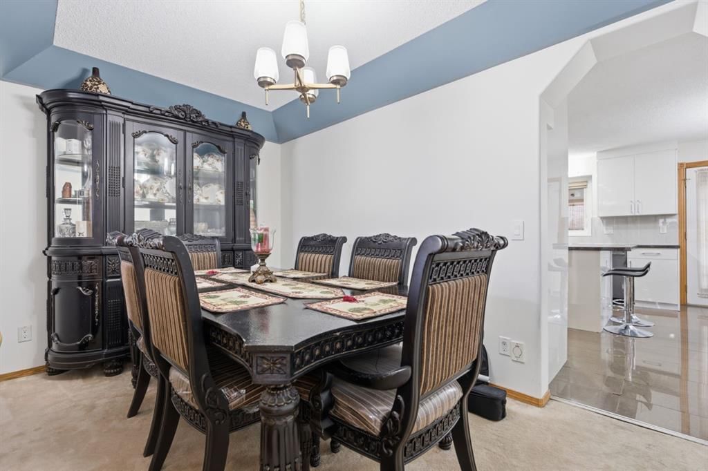 83 Coral Springs Grove NE, Calgary — photo 4 of 35