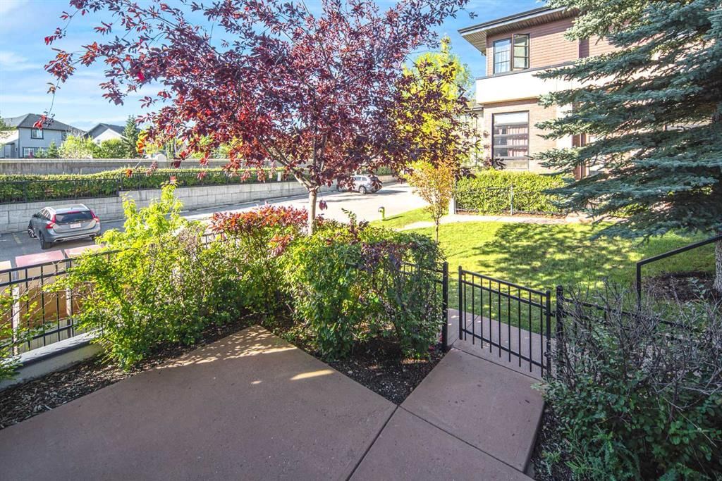158 Aspen Hills Villas SW, Calgary — photo 3 of 33