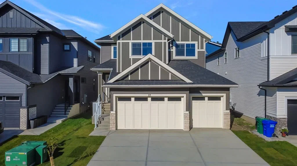 27 Heritage Close, Cochrane — main listing photo