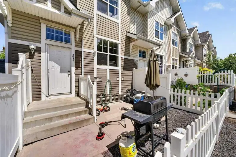 3031 New Brighton Gardens SE, Calgary — photo 2 of 37