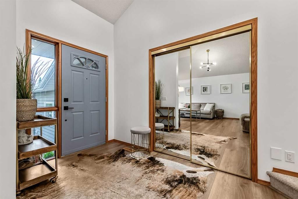 16 Evergreen Gardens SW, Calgary — photo 4 of 50