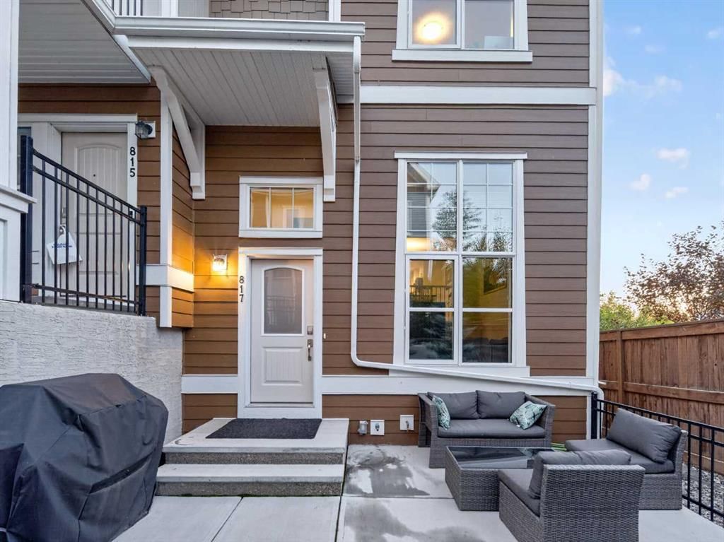 817 Cranbrook Walk SE, Calgary — photo 4 of 49