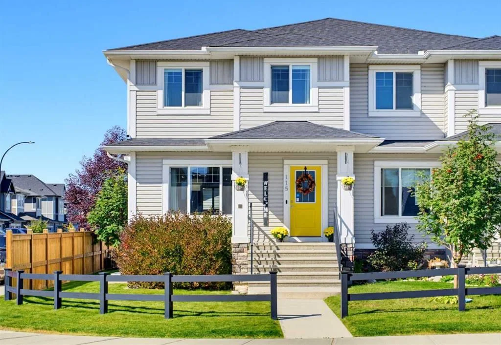 115 Heartland Boulevard, Cochrane — main listing photo