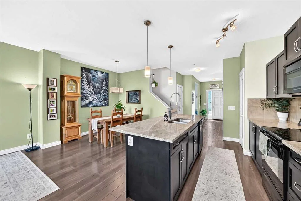 10 Reunion Grove NW, Airdrie — photo 3 of 31