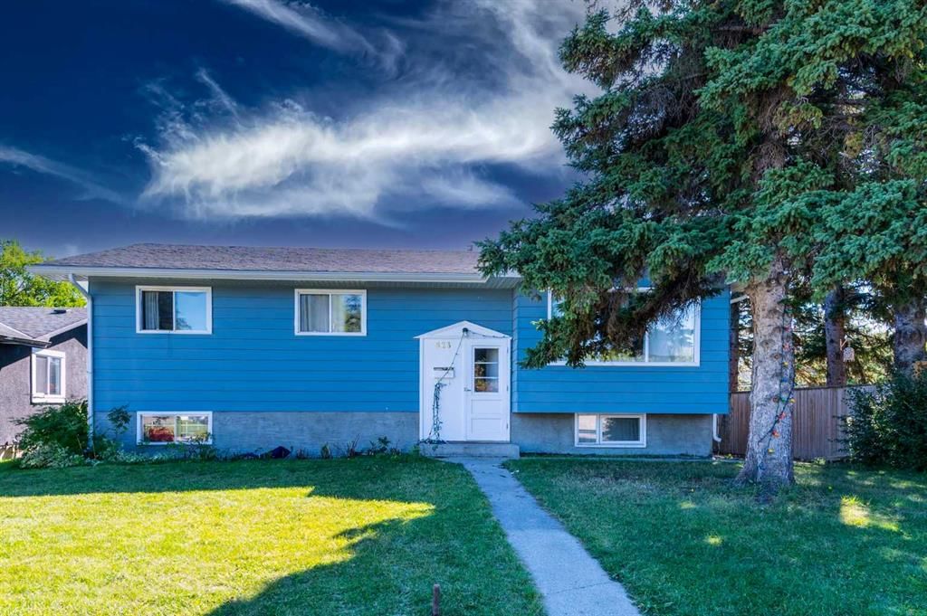 823 Sabrina Road SW, Calgary — main listing photo