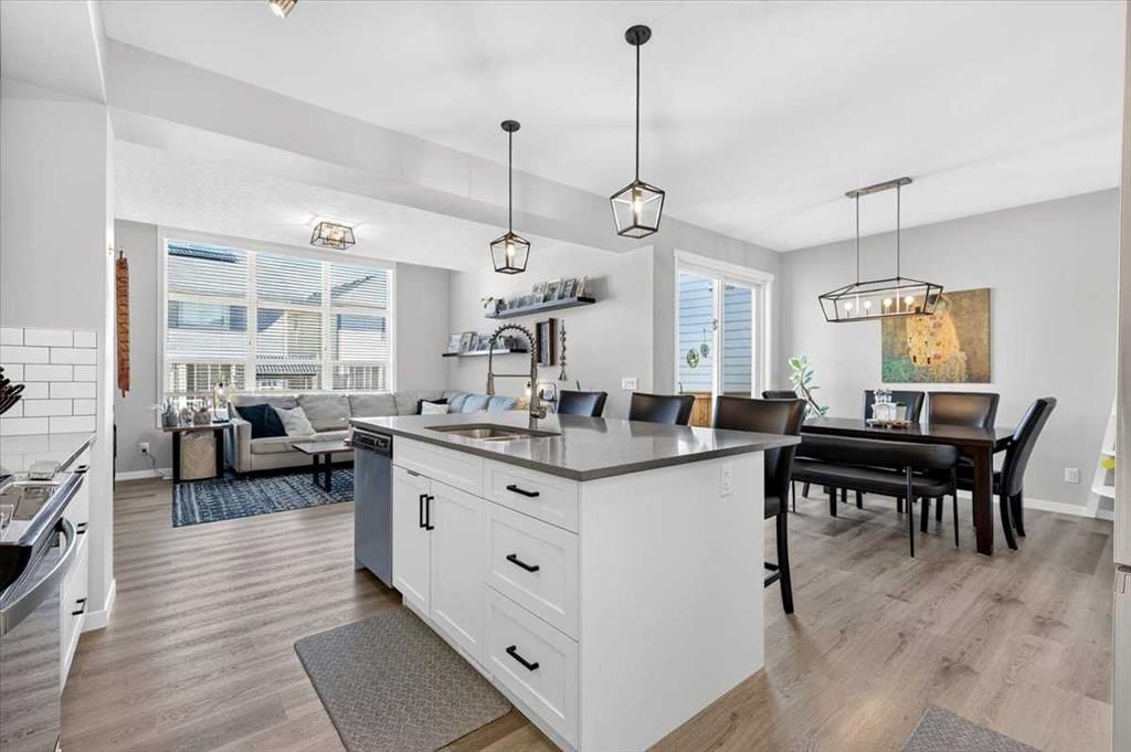 44 Magnolia Heights SE, Calgary — photo 4 of 50