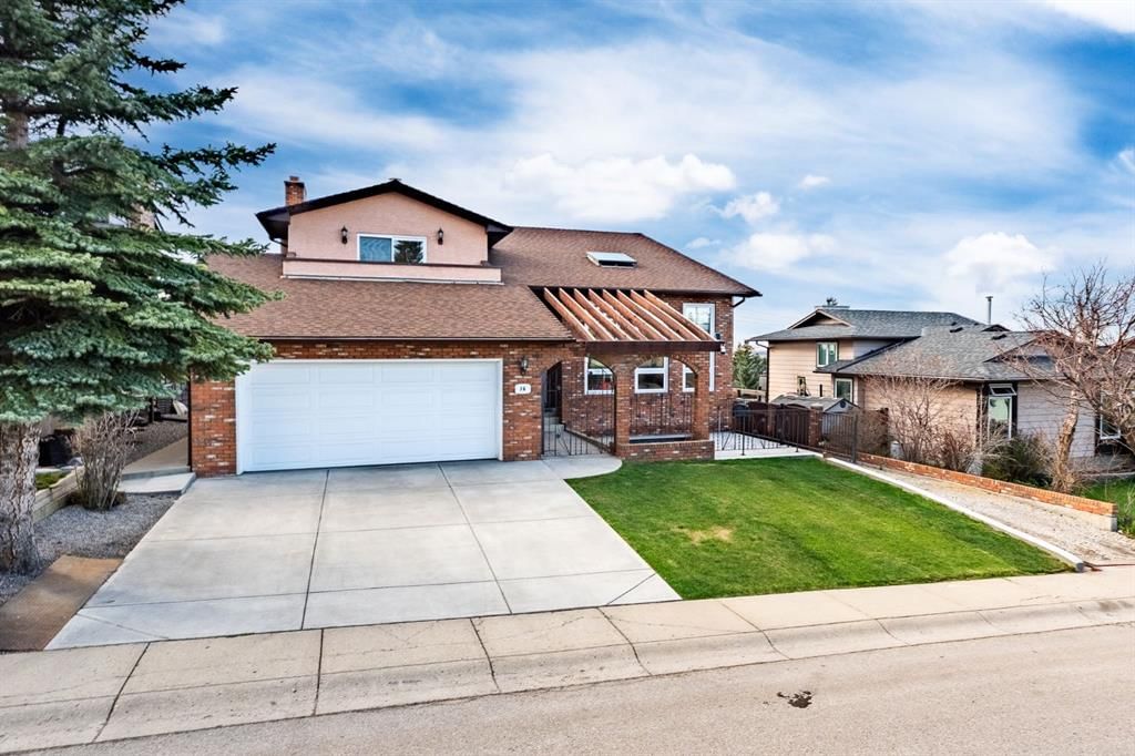 76 Beaconsfield Way NW, Calgary — detached for sale