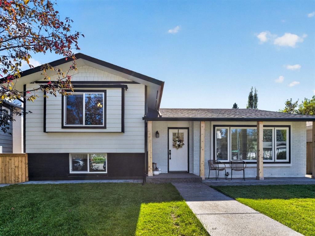 1215 Lake Twintree Drive SE, Calgary — photo 2 of 49
