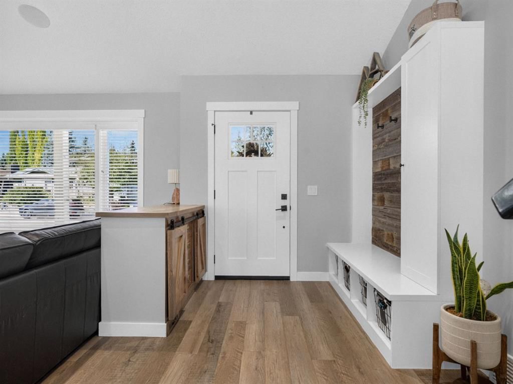 1215 Lake Twintree Drive SE, Calgary — photo 4 of 49