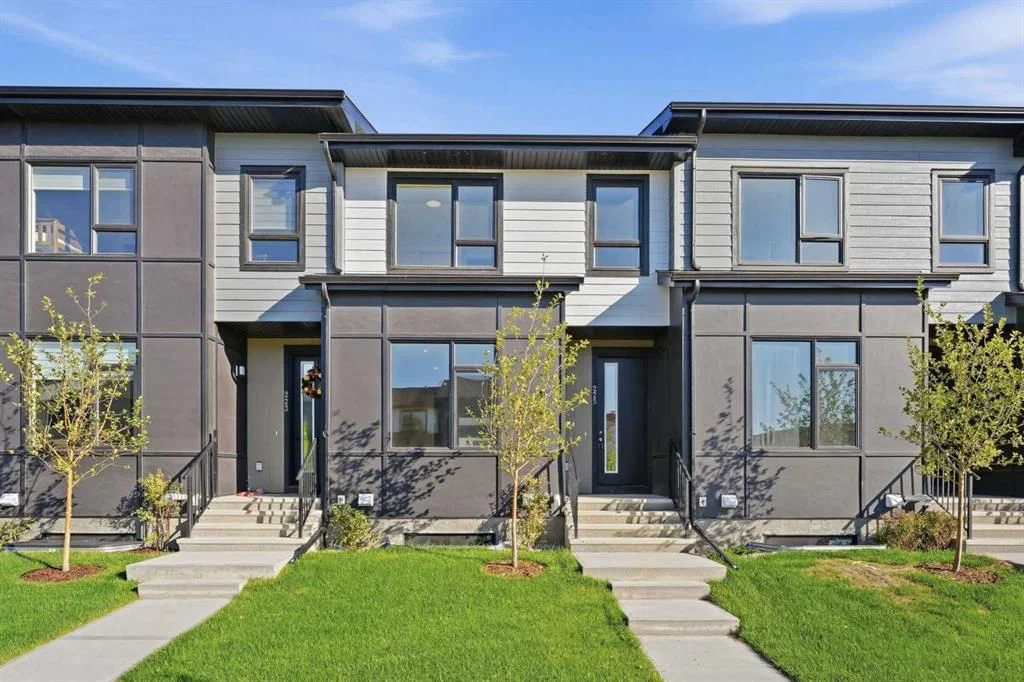 225 Vantage Drive, Cochrane — photo 2 of 39