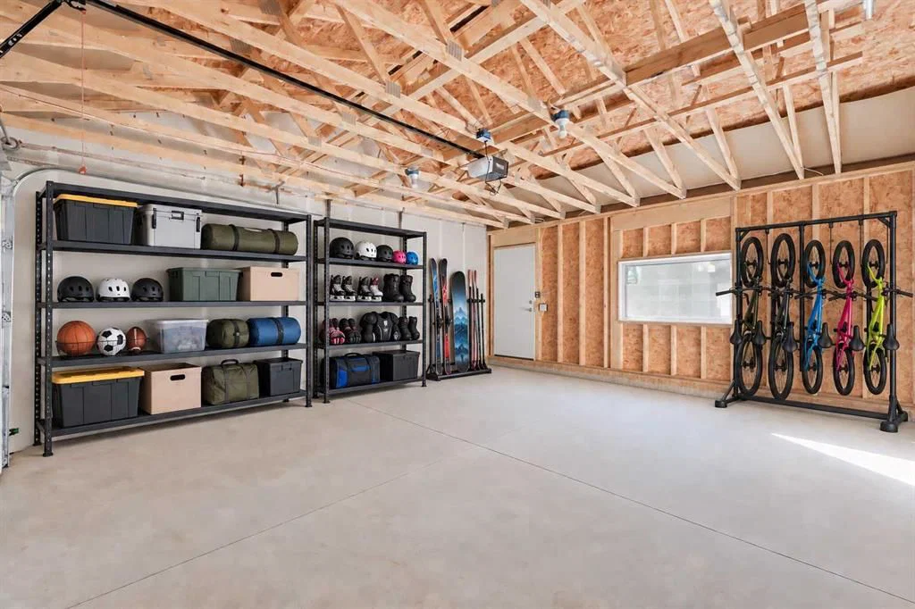 225 Vantage Drive, Cochrane — photo 4 of 39