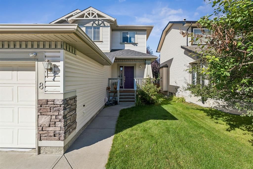 8 Fairways Place NW, Airdrie — photo 2 of 31