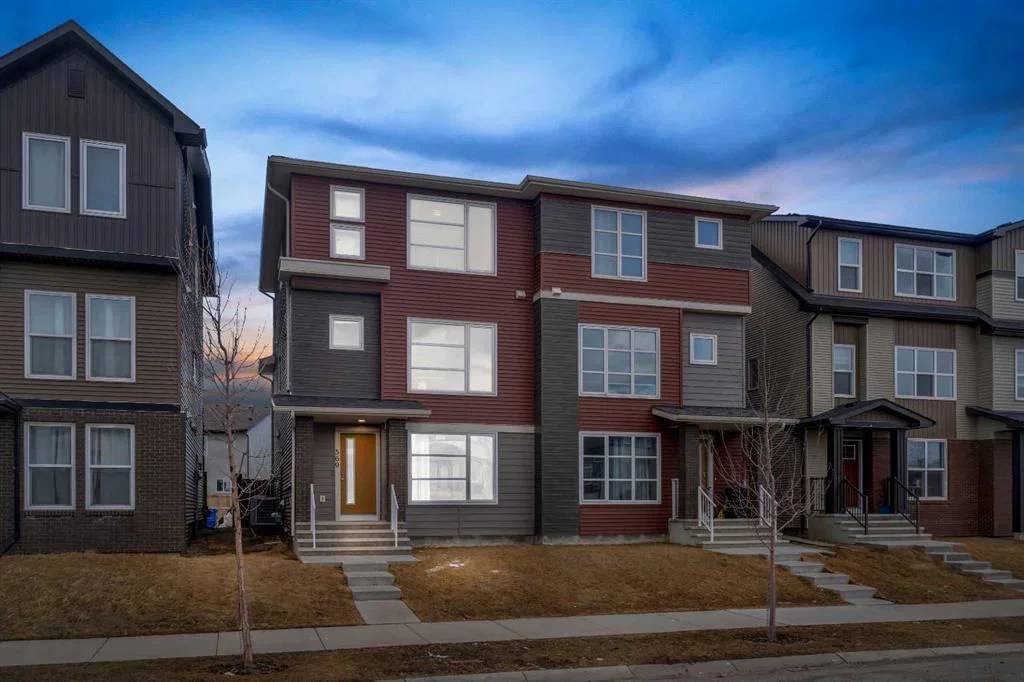 569 savanna Boulevard NE, Calgary — main listing photo