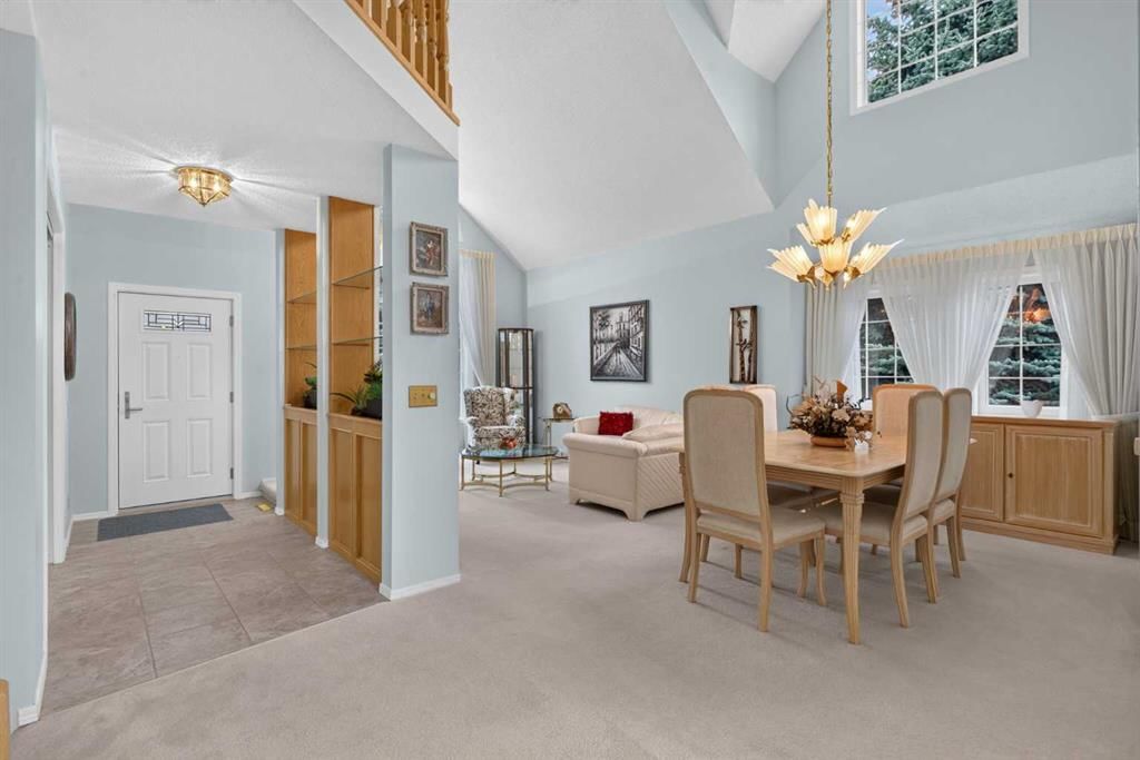 8516 Hawkford Gate NW, Calgary — photo 5 of 50