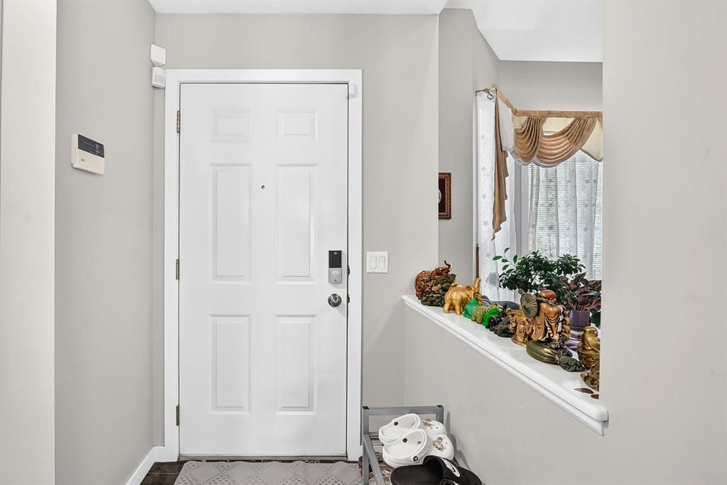 159 Erin Grove SE, Calgary — photo 3 of 50