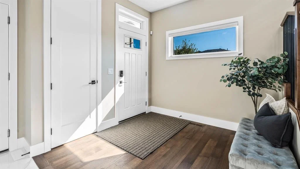 35 Carringvue Street NW, Calgary — photo 3 of 50