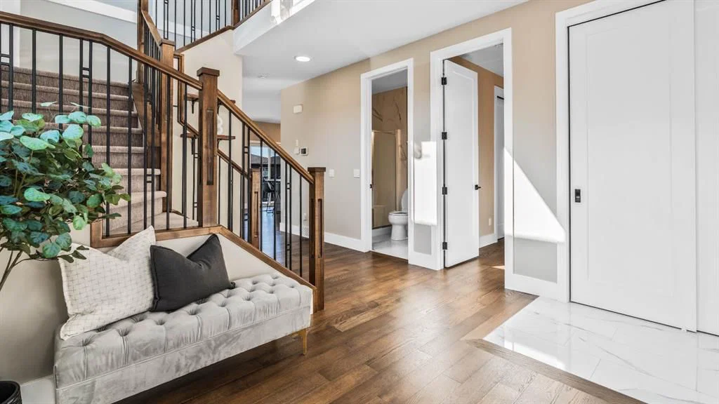 35 Carringvue Street NW, Calgary — photo 4 of 50