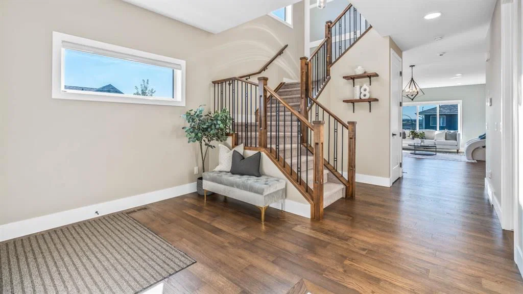 35 Carringvue Street NW, Calgary — photo 5 of 50