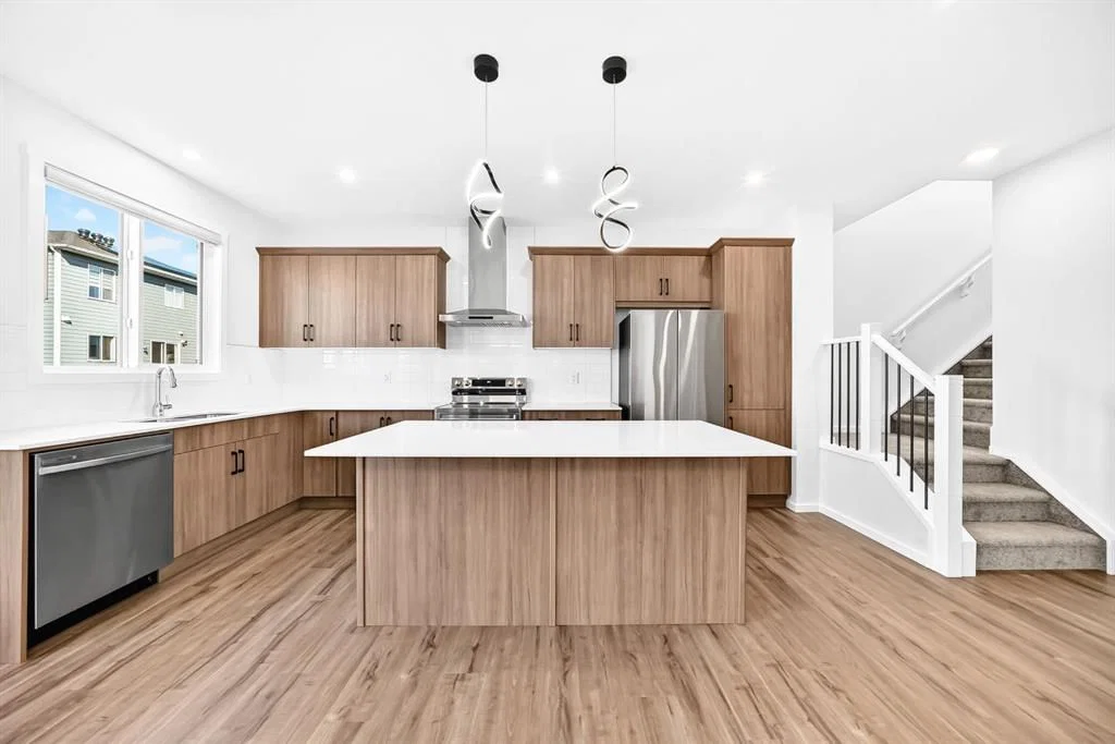 118 Yorkstone Villas SW, Calgary — photo 5 of 46