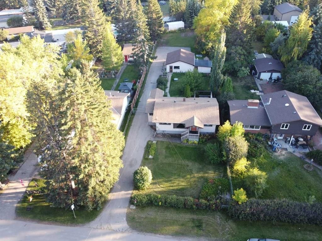 7219 Bow Crescent NW, Calgary — main listing photo