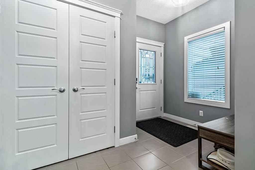 47 Nolanfield Crescent NW, Calgary — photo 3 of 36