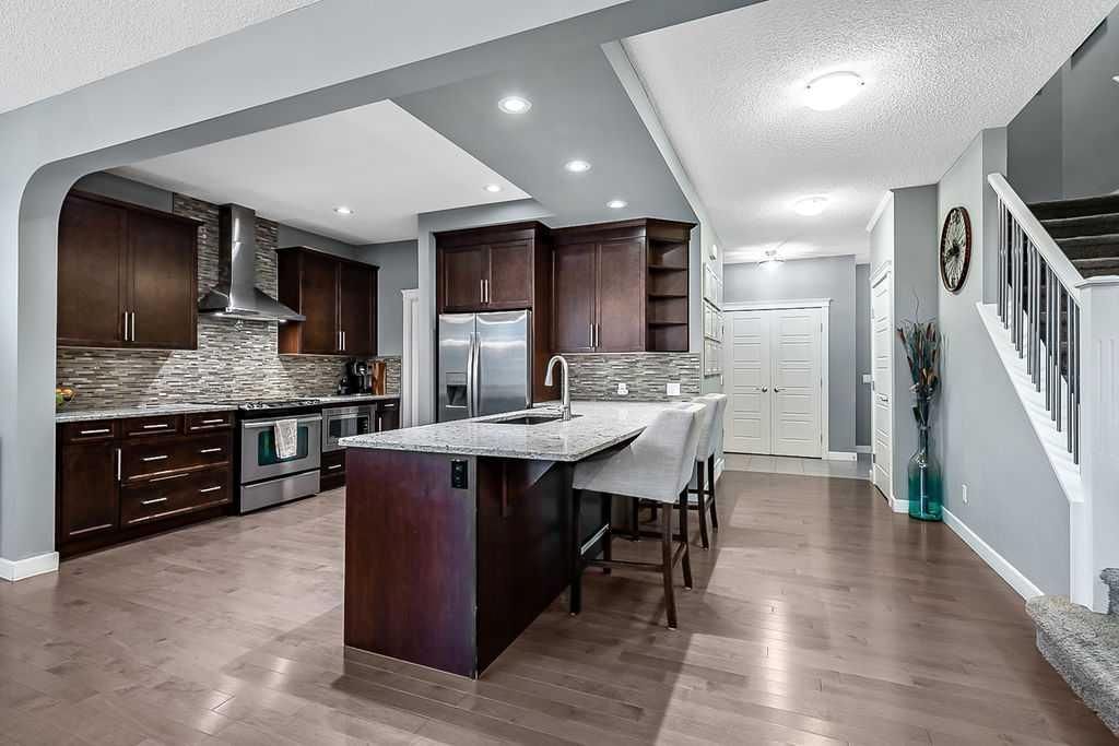 47 Nolanfield Crescent NW, Calgary — photo 5 of 36