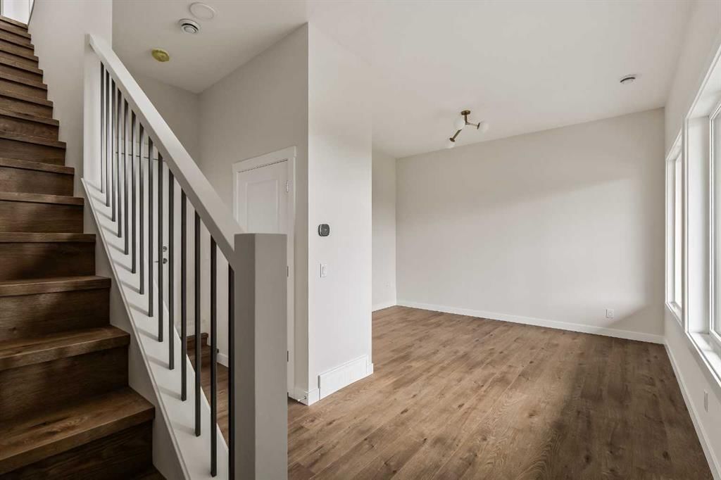 212 Sovereign Common SW, Calgary — photo 2 of 33