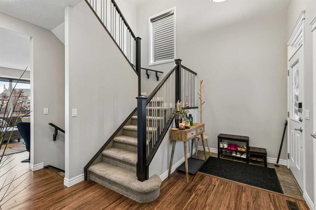 36 Sage Berry Link NW, Calgary — photo 5 of 36